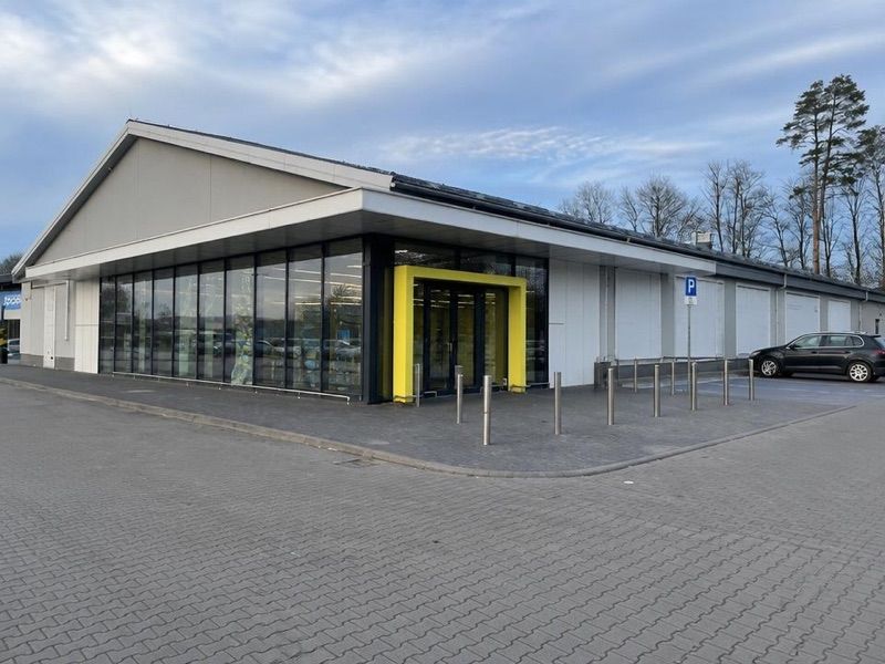 Biedronka, sklep przy dworcu Stary Sącz