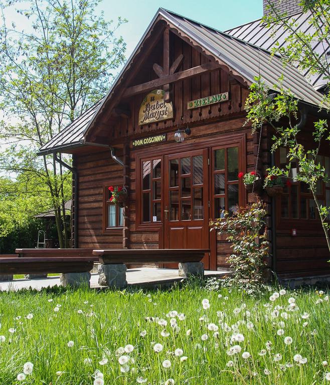 Dom gościnny w Bartniku, place to stay near Stróże station