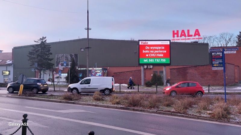 Centrum Handlowo - Usługowe HALA, shopping mall near Tarnowskie Góry station