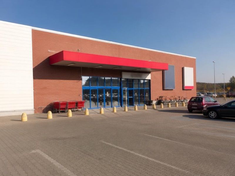 Carrefour, sklep przy dworcu Tarnowskie Góry