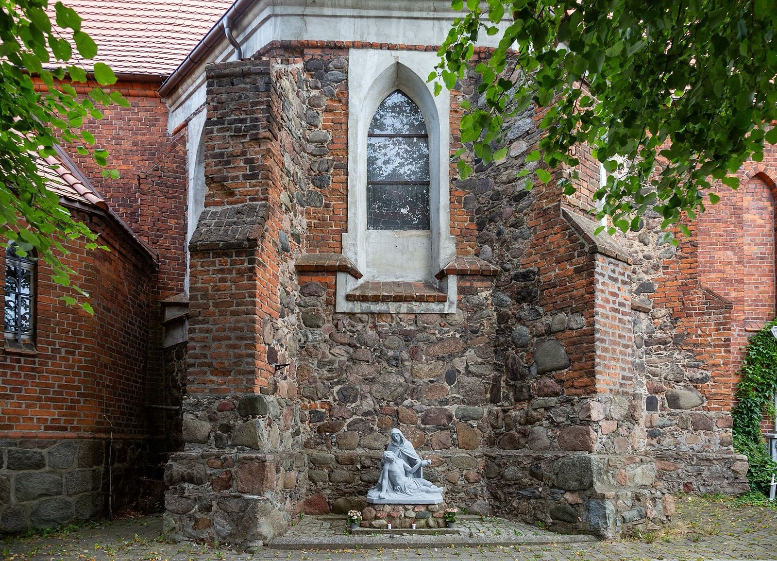 Sanktuarium Matki Bożej Brzemiennej, atrakcja w pobliżu dworca Wabrzezno