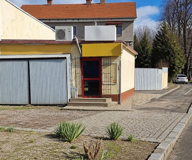 Groszek, sklep przy dworcu Wałbrzych Główny