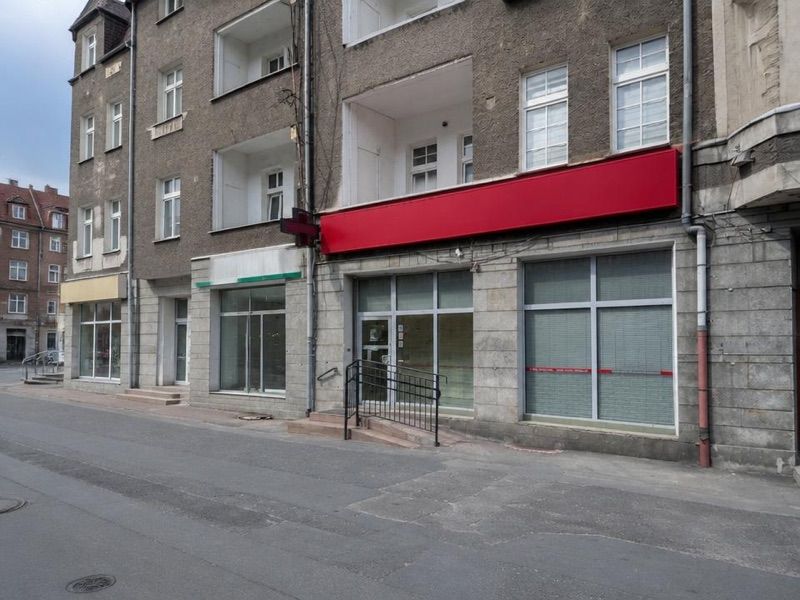 Apteka Społeczna, sklep przy dworcu Wałbrzych Miasto