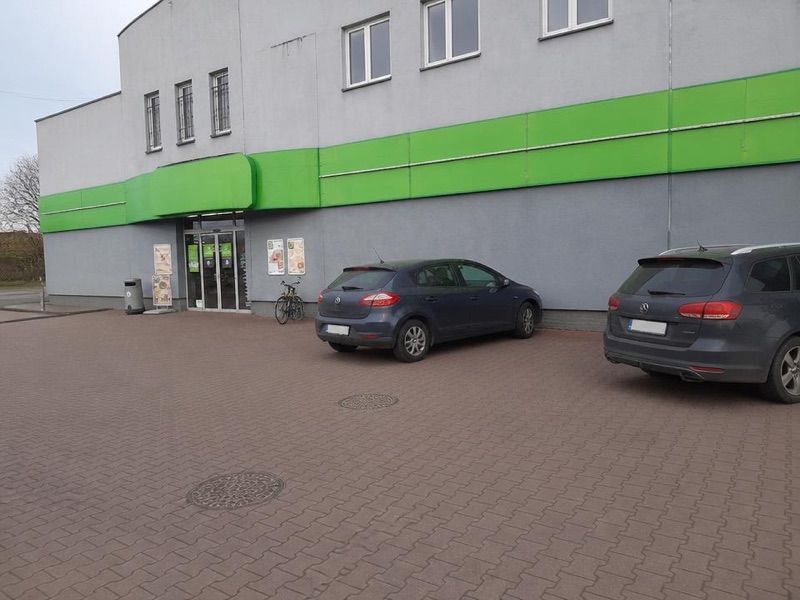 Stokrotka, sklep przy dworcu Warka