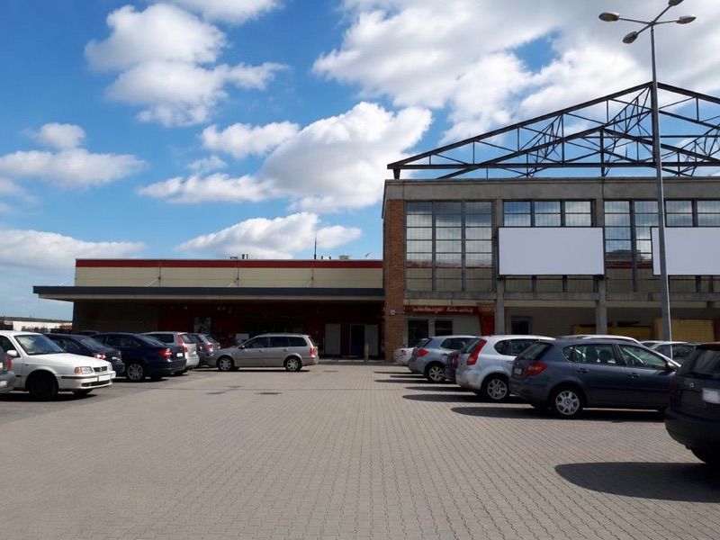 Kaufland, sklep przy dworcu Wołomin