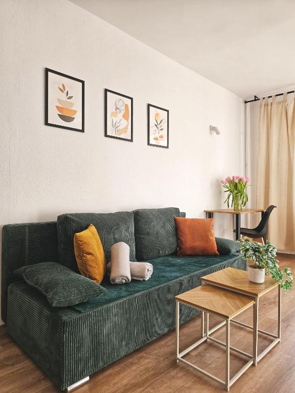 Sunny apartment 3 minutes walk from Rynek square, place to stay near Wrocław Nadodrze station
