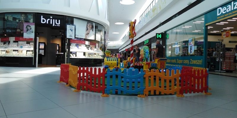Karuzela, shopping mall near Września station