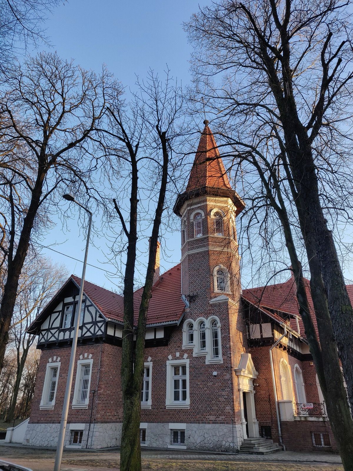 Pałacyk, atrakcja w pobliżu dworca Zawiercie