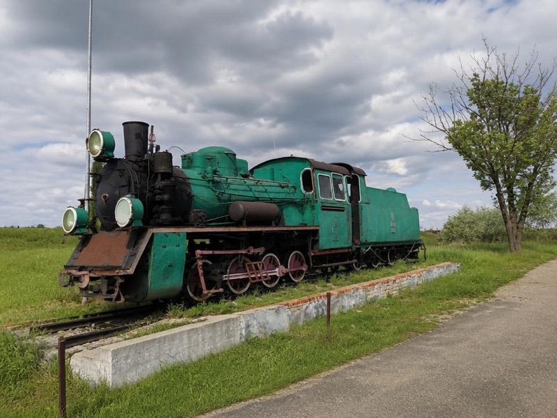 Pomnik techniki - Parowóz Px48-1723 z tendrem, atrakcja w pobliżu dworca Zduńska Wola Karsznice