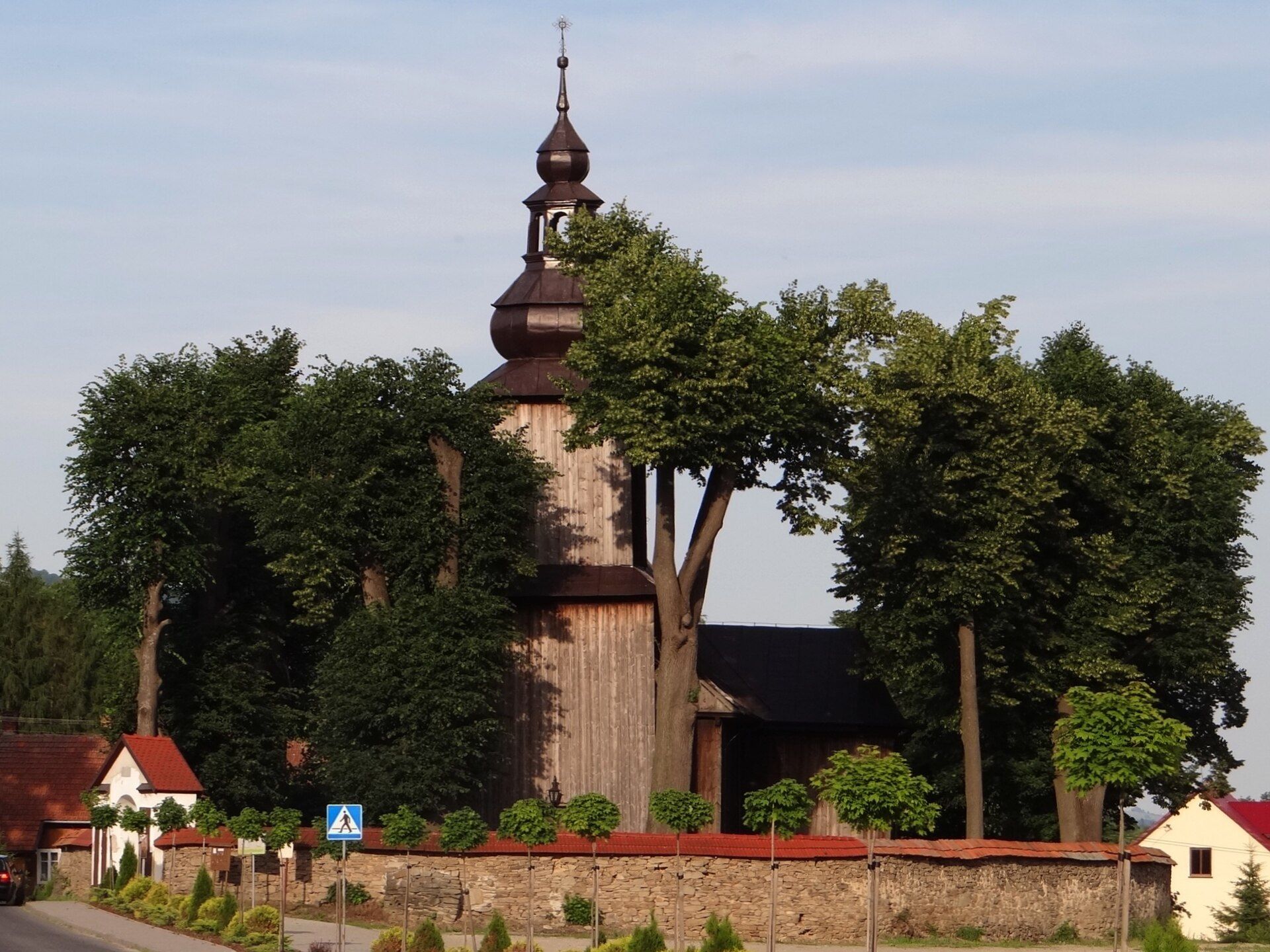 Stary Kościół pw. św. Antoniego, atrakcja w pobliżu dworca Zdzieszowice