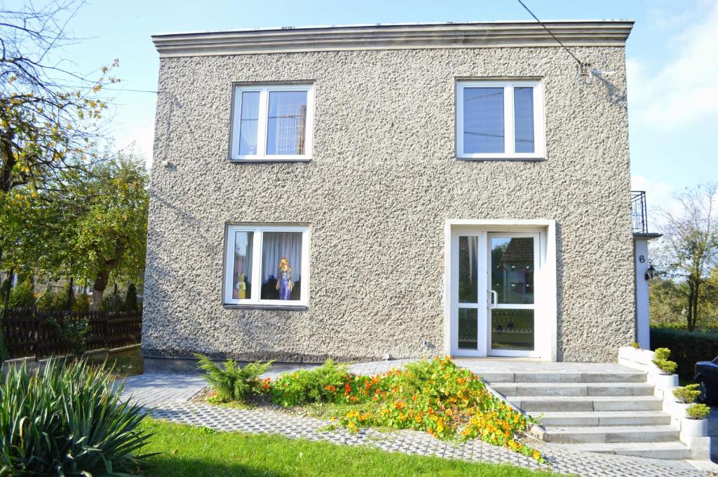 Pensjonat Colibri, place to stay near Zdzieszowice station