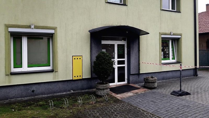 Grosik. Apteka, sklep przy dworcu Zdzieszowice
