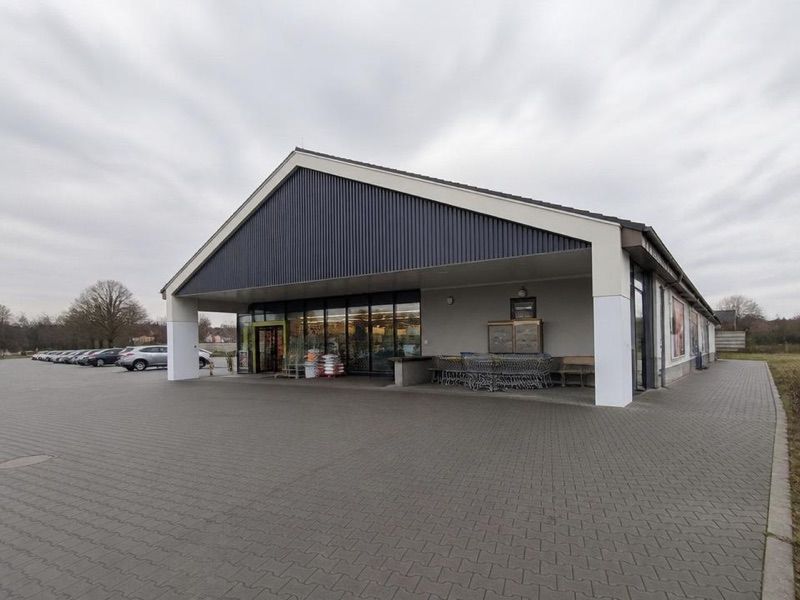 Biedronka, sklep przy dworcu Zdzieszowice