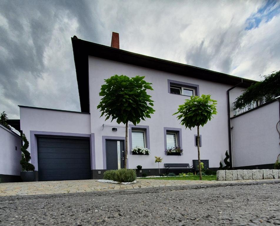 Apartament pod Wieżą, place to stay near Zgorzelec Miasto station
