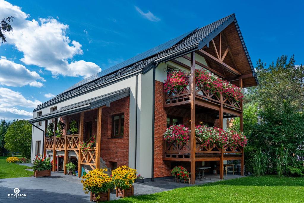 Zarębisko - noclegi całoroczne, place to stay near Zwierzyniec station