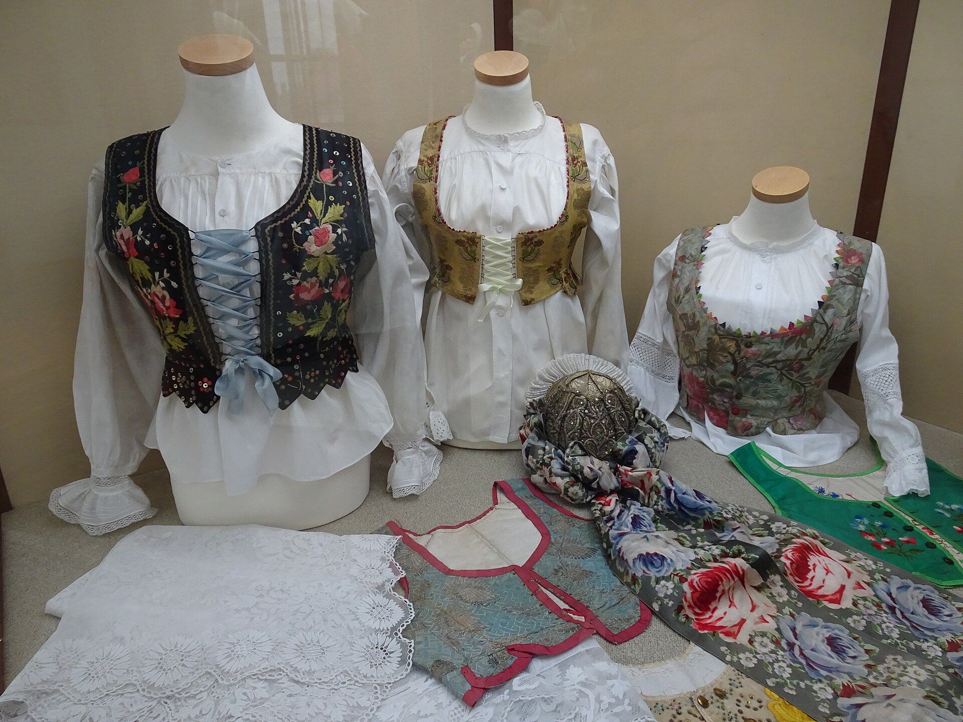 Muzeum Miejskie w Żywcu - Stary Zamek, atrakcja w pobliżu dworca Żywiec